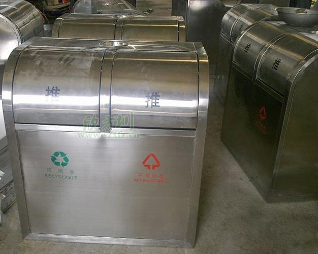 欣方圳不锈钢环保分类垃圾桶工厂生产图